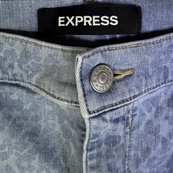 EXPRESS Original Midi High Rise Leopard Print Denim Shorts Size 12 - Picture 6 of 7